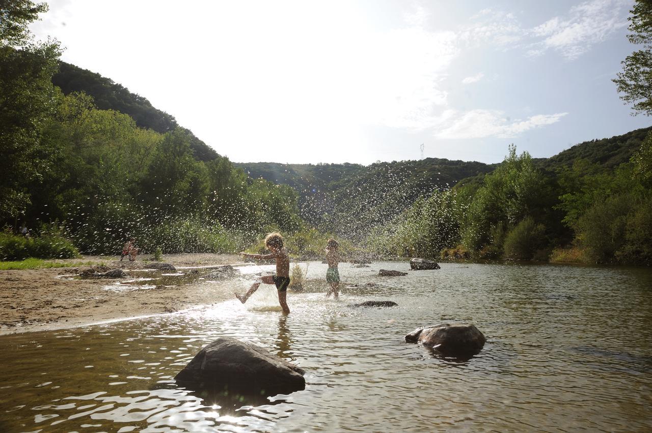 Отель Camping La Boheme Турнон-сюр-Рон Экстерьер фото